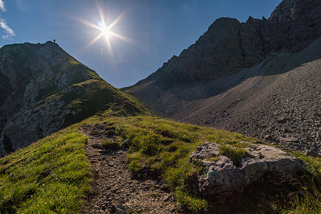 在 Lechquellen 山脉的 Warth Schrocken 附近攀登 Karhorn Via Ferrata