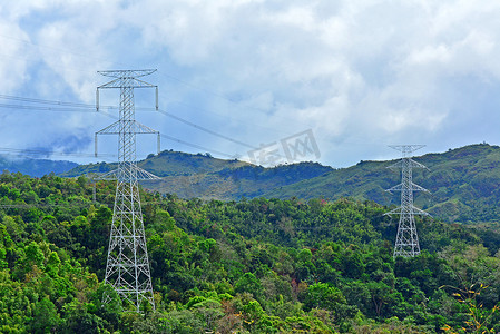 亚洲塔摄影照片_高高的电塔和输电线