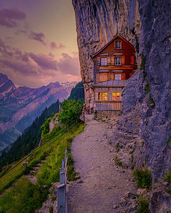瑞士阿彭策尔地区的瑞士阿尔卑斯山餐厅 Aescher 悬崖山 Ebenalp