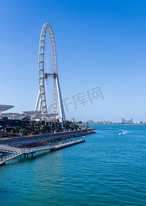 蓝水摄影照片_朱美拉蓝水岛上的迪拜观景轮
