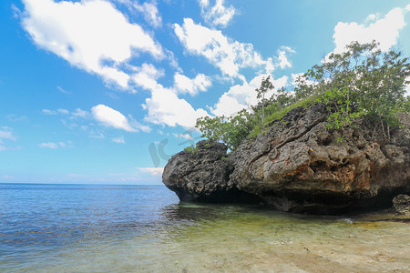 印度尼西亚巴厘岛不可能的海滩，自然度假背景。
