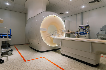 断层扫描仪摄影照片_CT 计算机断层扫描仪在医院实验室。