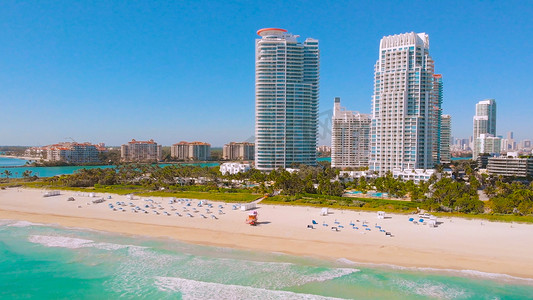没有游人的空的海滩在迈阿密。