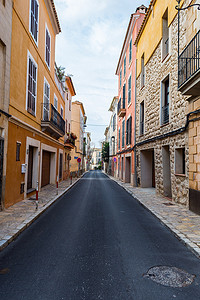 马略卡岛典型的乡村小巷，索勒