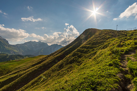 Kleinwalsertal Allgau 阿尔卑斯山的日落之旅