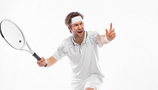 白色背景的网球运动员。