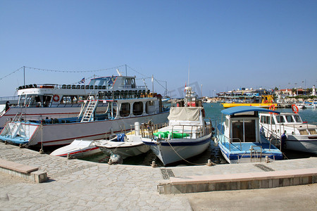塞浦路斯小船在港口
