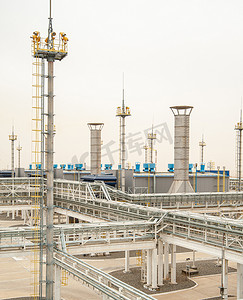 石油和天然气工程和工业建设。