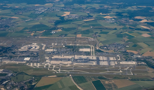 巴黎机场摄影照片_巴黎戴高乐机场鸟瞰图