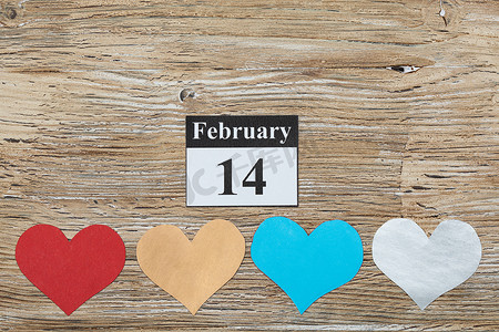 2.14折纸摄影照片_2 月 14 日，情人节，纸做的心