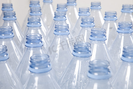 空塑料瓶的特写视图