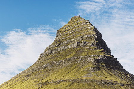 秋名山车神摄影照片_冰岛著名山 Kirkjufellsfoss 的顶部