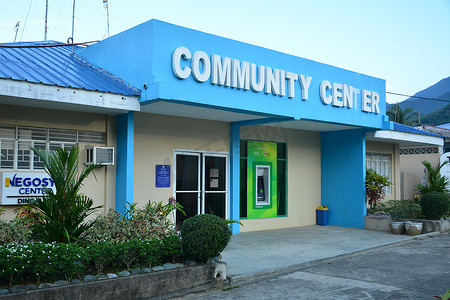 社区中心摄影照片_菲律宾奥罗拉的社区中心立面
