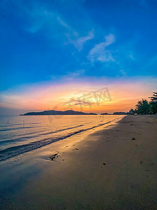 敦巴辛饶摄影照片_泰国沙敦的 Pak Bara 海滩