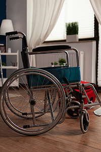 带残疾人设施的空房间轮椅