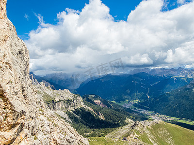 Rotwand 和 Masare 在 Dolomites 的玫瑰园中通过铁索攀登