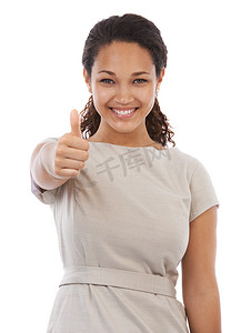 竖起大拇指、满意和工作室肖像的黑人女性与 emoji 手势表示祝贺、工作做得好或赢家。