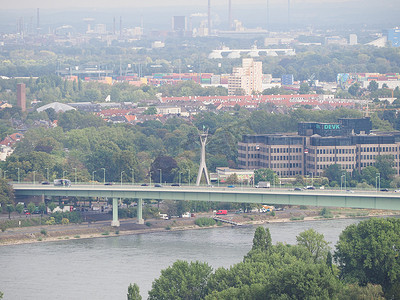 科隆的 Zoobruecke 和 Rheinseilbahn