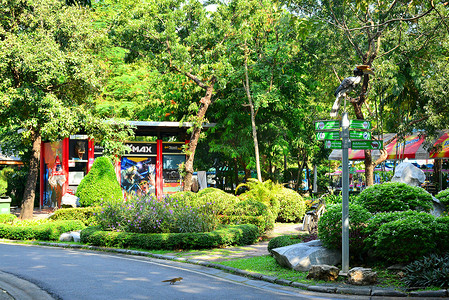 泰国曼谷考丁公园杜斯特动物园的小路
