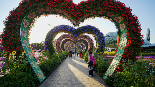 阿联酋迪拜 — 2019年12月14日：红心巷心形花坛。