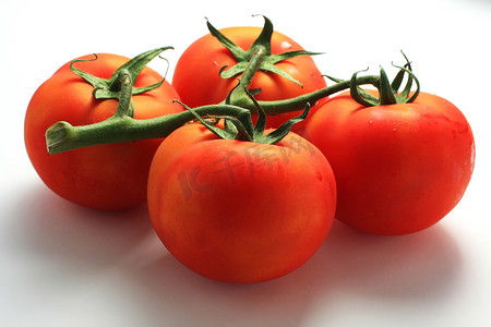 新鲜的红番茄