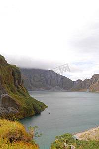 菲律宾三描礼士省皮纳图博火山口湖