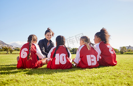 团队培训易拉宝摄影照片_团队建设、规划或指导儿童在加拿大进行足球战略、训练和运动目标。