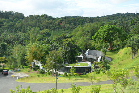 菲律宾黎刹塔奈的 Regina Rica Rosarii 墓葬和骨库