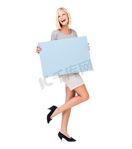 赠品海报摄影照片_交易、海报和女人拿着一块板广告、营销和广告牌出售、模型或赠品。