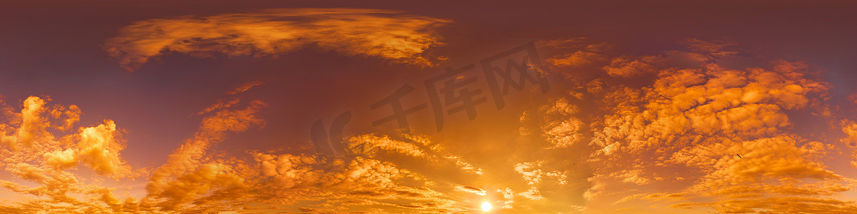 发光的红色橙色日落天空 360 度全景，无缝 hdr 等矩形格式，用于 3D 可视化和天空替换的全天顶