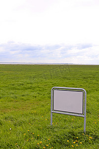 德国北部沼泽地区的空白空白标志。