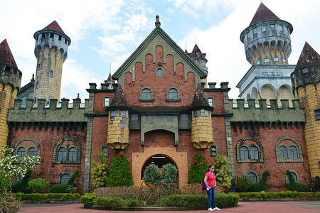 菲律宾八打雁的幻想世界主题公园城堡立面