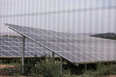 太阳能电池板、光伏、替代电源-可持续资源的概念。