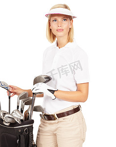 高尔夫女人、俱乐部包和专注于白色背景的目标、梦想和运动器材的工作室。
