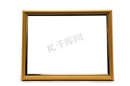 金色的边框摄影照片_孤立的白色背景上的古董木制和金色相框