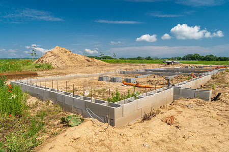 用丢失的模板为家庭房屋打地基