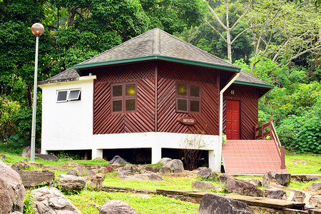 马来西亚沙巴的波令温泉小屋客栈门面