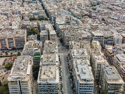 希腊塞萨洛尼基空中无人机景观视图 Analipsi 自治市镇建筑屋顶。