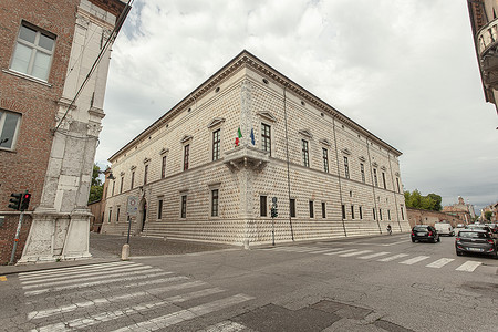 布拉拉宫摄影照片_意大利费拉拉的 Palazzo dei Diamanti 5
