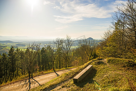 Rechberg 到 Hohenstau 山的受难路全景