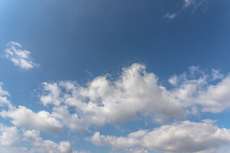 最好的夏天天空照片背景