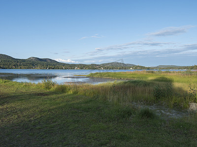 查看瑞典西诺兰地区 ornskoldsvik 市的 Sjalevadsfjarden 湖。