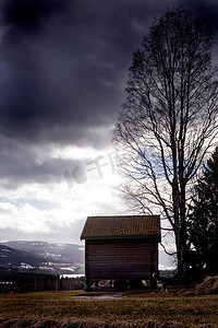 下雨农村风景摄影照片_挪威风景