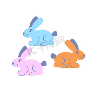 手绘插图与橙色蓝色粉色复活节兔子。