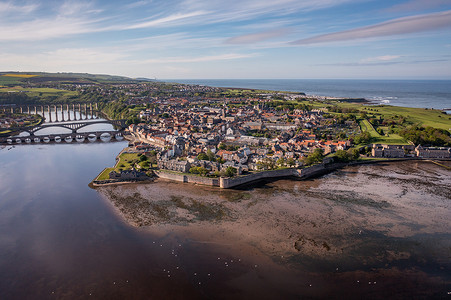 英格兰苏格兰边境风景如画的 Berwick upon Tweed 小镇