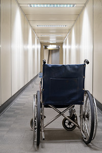 登机桥空轮椅，人行道空轮椅，机场空轮椅
