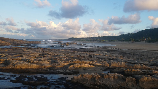 波多黎各伊莎贝拉海滩上的海水和海浪