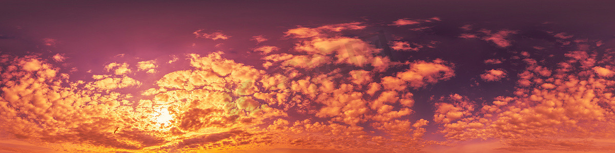 蓝色洋红色天空全景与无缝球形 equirectangular 格式的卷云。
