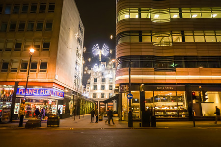 年终总结蓝摄影照片_皮卡迪利广场夜景（英国伦敦）