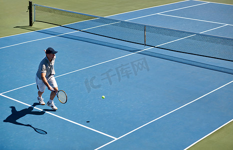 中招体育招生海报摄影照片_出现在每一次网球练习中。